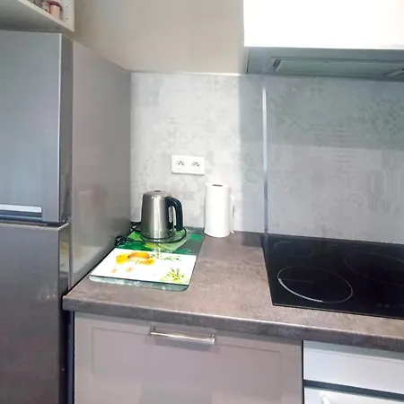 Lovely In Eu With Kitchen Apartment *